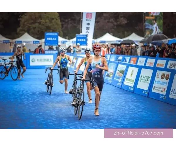 三项铁人挑战：泳 游 跑