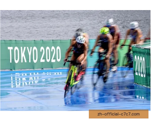 极限挑战！铁人三项杯赛再战高峰