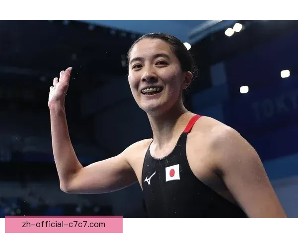 游泳比赛惊现黑马！破纪录夺冠，选手表现出色登上巅峰