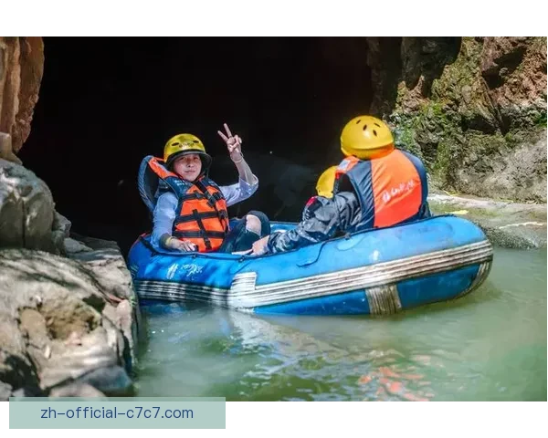 激浪乐园：挑战极限，冲浪锦标赛掀起热浪